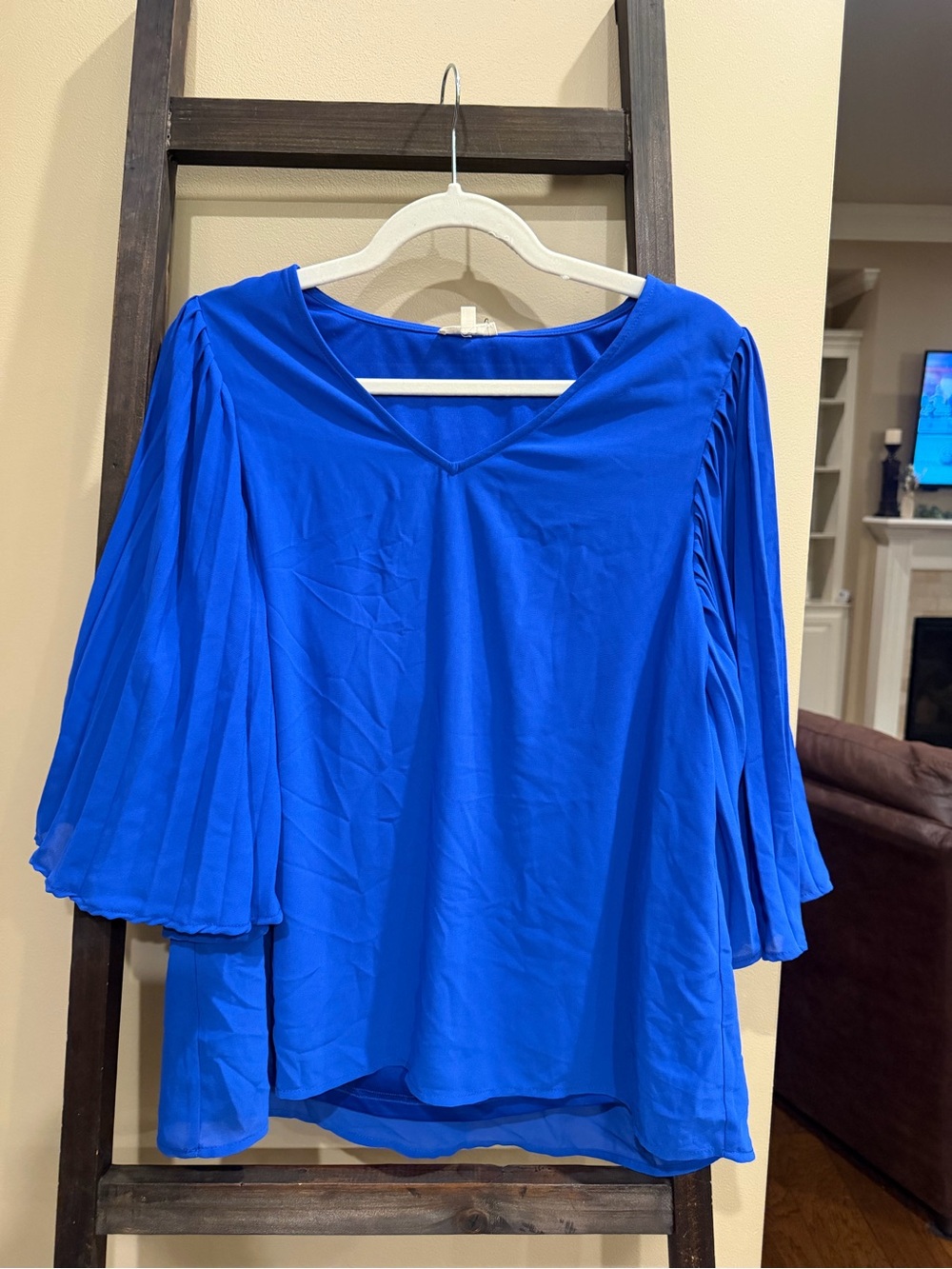 JODIFL V-Neck Royal Blue Pleated Sleeve Blouse